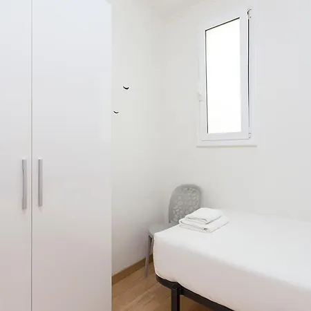 3bd Only For Families In Poblenou Next To The Beach!